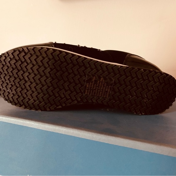 Simple Vera Wang Black Embellished Walking Sneakers 7 - Picture 6 of 8